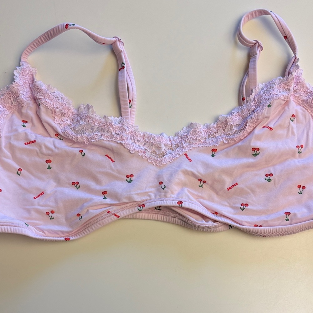 SKIMS Pink Cherry-Print Lace Trim Bralette 3X